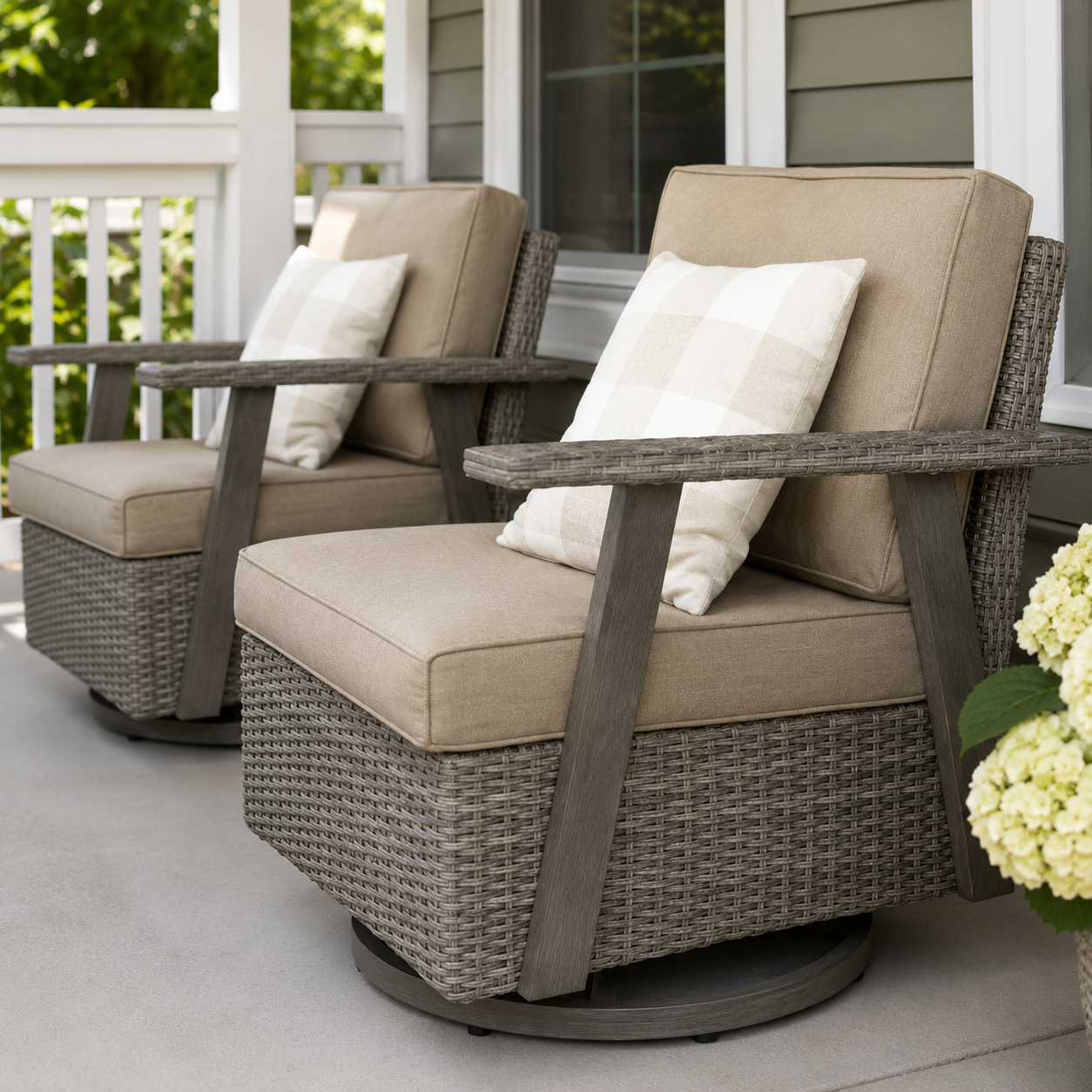 POLTRONAS PREMIUM EM RATTAN COM BASE GIRATÓRIA 360° - 1 UNIDADE