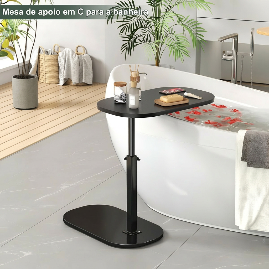 Mesa de apoio em C junto à banheira na casa de banho