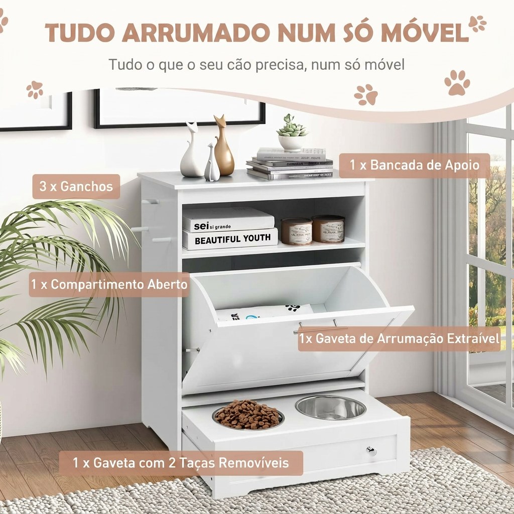 Tudo arrumado num só móvel: ganchos, bancada, compartimento, gaveta e taças
